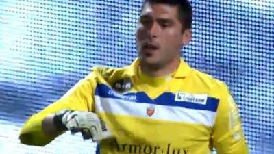 李嗣镕姐弟俩观战足协杯决赛，姐姐晒明媚穿搭，与张稀哲合影（李嗣镕姐弟亮相足协杯决赛现场，姐姐晒活力穿搭并与张稀哲合影）