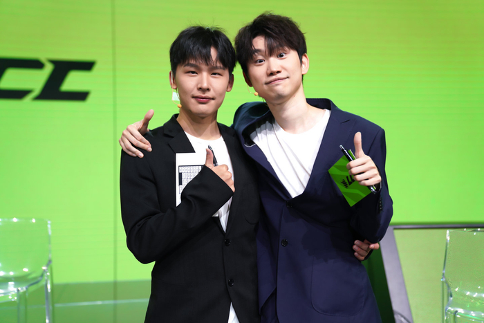 TES官博发布xiye生日返图：开启苏哥的新岁奇遇